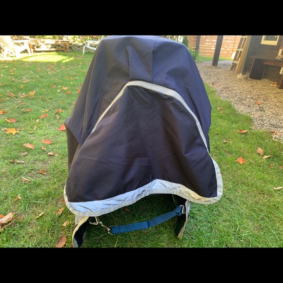 SOLD:Rambo medium weight turnout blanket 72” - Picture 4 of 9